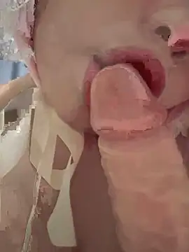 seraphine23 online show from February 2025 06:39:02 AM