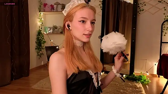 Snapshot of berrry_girl chatting on May 2026 10:21:02 AM berrry girl online show from May 2026 10:21:02 AM