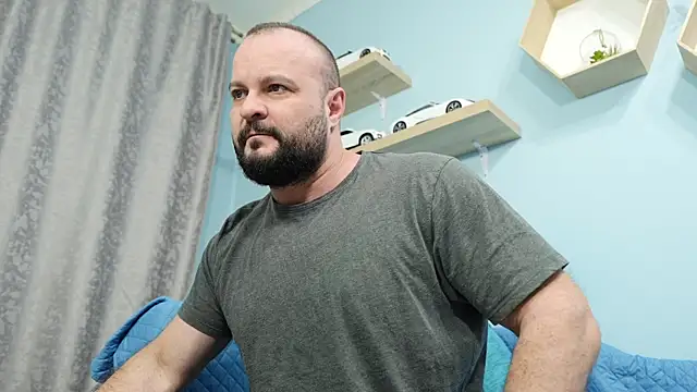 Snapshot of Muscle_Bear chatting on February 2025 02:02:01 PM Muscle Bear online show from February 2025 02:02:01 PM