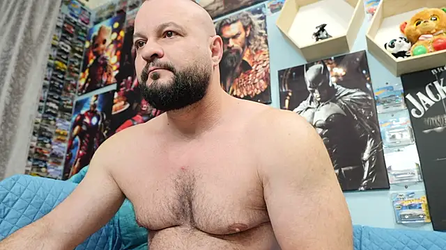 Snapshot of Muscle_Bear chatting on October 2025 06:01:02 AM Muscle Bear online show from October 2025 06:01:02 AM