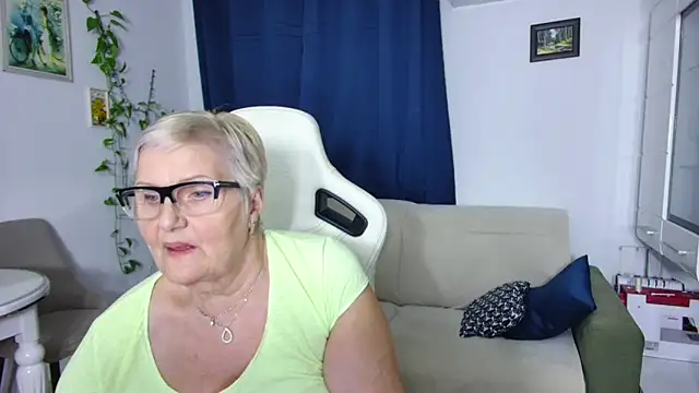 Selenna57 online show from April 2026 05:28:01 PM