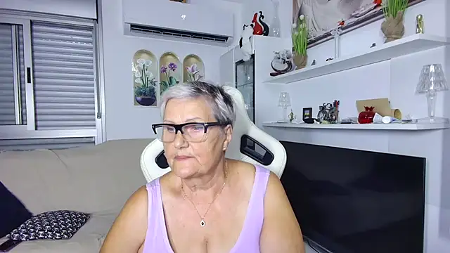 Selenna57 online show from July 2026 04:42:02 PM