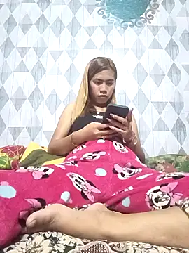 Snapshot of Cutie_body11 chatting on December 2024 01:51:01 AM Cutie body11 online show from December 2024 01:51:01 AM