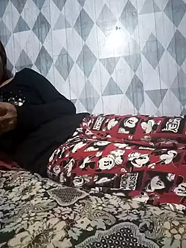 Snapshot of Cutie_body11 chatting on December 2024 01:37:01 AM Cutie body11 online show from December 2024 01:37:01 AM