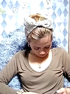 Snapshot of Cutie_body11 chatting on January 2025 12:09:01 AM Cutie body11 online show from January 2025 12:09:01 AM