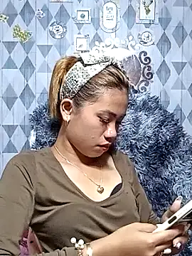 Snapshot of Cutie_body11 chatting on January 2025 03:12:02 AM Cutie body11 online show from January 2025 03:12:02 AM