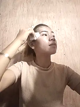 Snapshot of Cutie_body11 chatting on January 2025 11:43:02 PM Cutie body11 online show from January 2025 11:43:02 PM