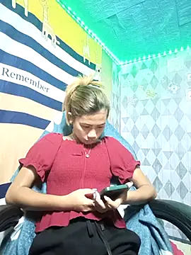 Snapshot of Cutie_body11 chatting on February 2025 01:36:01 AM Cutie body11 online show from February 2025 01:36:01 AM