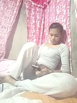 Snapshot of Cutie_body11 chatting on February 2025 01:30:02 AM Cutie body11 online show from February 2025 01:30:02 AM