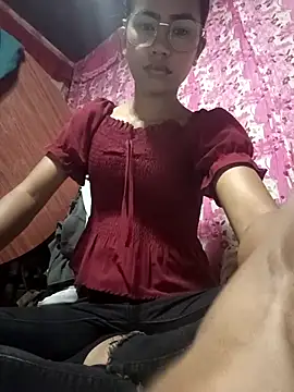 Snapshot of Cutie_body11 chatting on February 2025 10:53:02 PM Cutie body11 online show from February 2025 10:53:02 PM