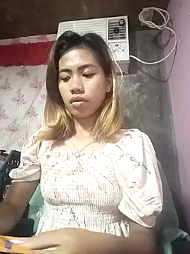 Snapshot of Cutie_body11 chatting on October 2025 07:42:02 AM Cutie body11 online show from October 2025 07:42:02 AM