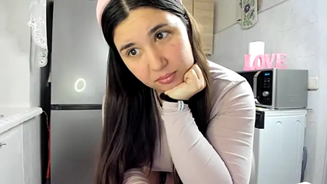Snapshot of MiaMarrone chatting on April 2026 05:30:01 PM MiaMarrone online show from April 2026 05:30:01 PM