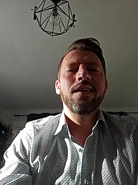 Snapshot of mattregarde chatting on December 2025 01:04:02 PM mattregarde online show from December 2025 01:04:02 PM