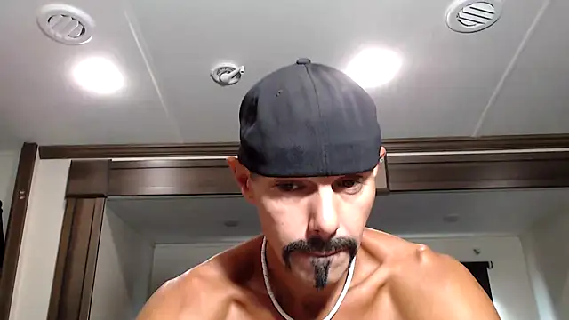 Snapshot of ThickD2C chatting on November 2025 05:25:02 PM ThickD2C online show from November 2025 05:25:02 PM