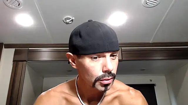 Snapshot of ThickD2C chatting on November 2025 06:52:01 PM ThickD2C online show from November 2025 06:52:01 PM