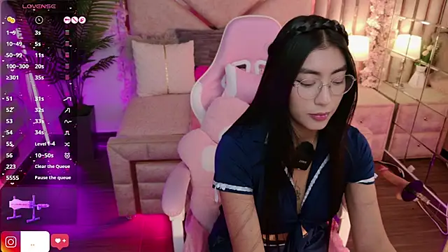 Snapshot of shanon- chatting on September 2025 10:53:01 PM shanon- online show from September 2025 10:53:01 PM