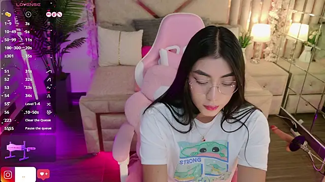 Snapshot of shanon- chatting on September 2025 09:06:02 PM shanon- online show from September 2025 09:06:02 PM