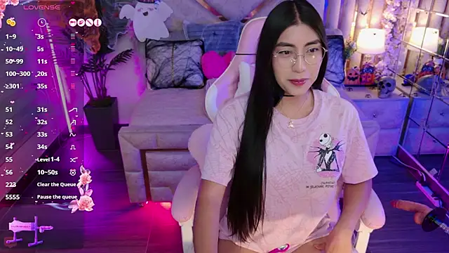 Snapshot of shanon- chatting on October 2025 09:15:02 PM shanon- online show from October 2025 09:15:02 PM