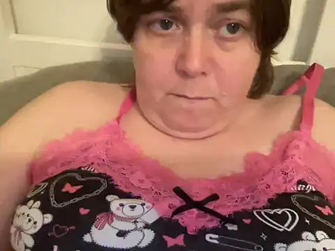 Snapshot of ParisNova chatting on December 2024 09:08:02 PM ParisNova online show from December 2024 09:08:02 PM