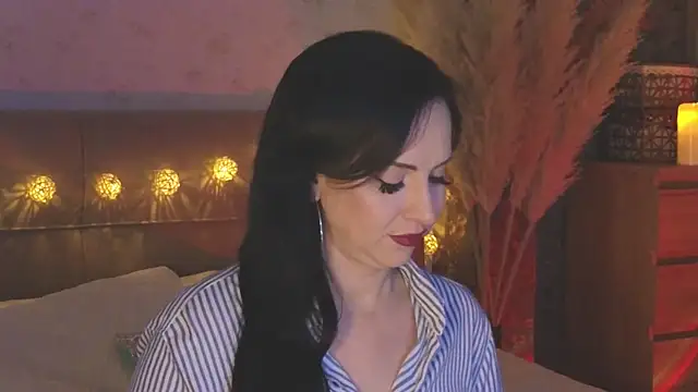 lily conor online show from December 2024 05:00:01 PM