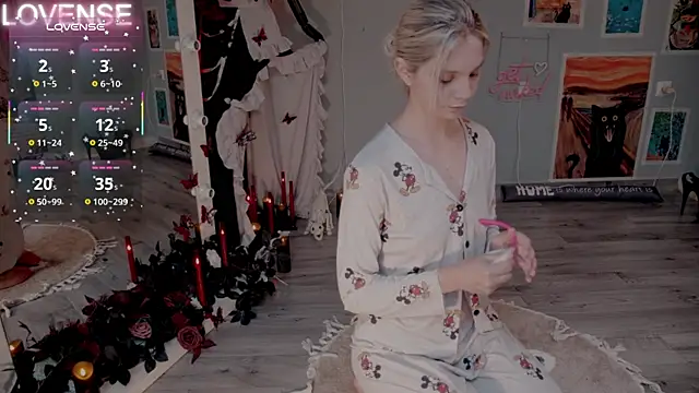 Careful i bite online show from October 2025 06:04:02 AM