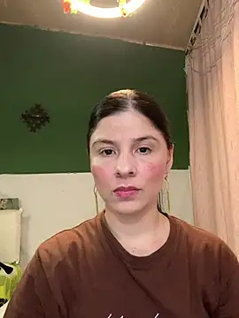 Estefani 32 online show from February 2026 11:32:01 PM