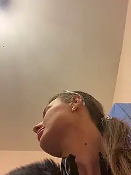 Flossy Vettie online show from March 2025 06:20:02 PM