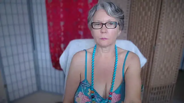 petradaniels online show from August 2026 05:01:01 PM