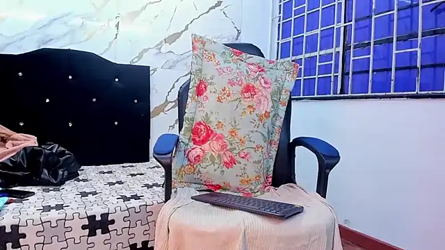 Lu doll online show from September 2025 04:36:02 AM