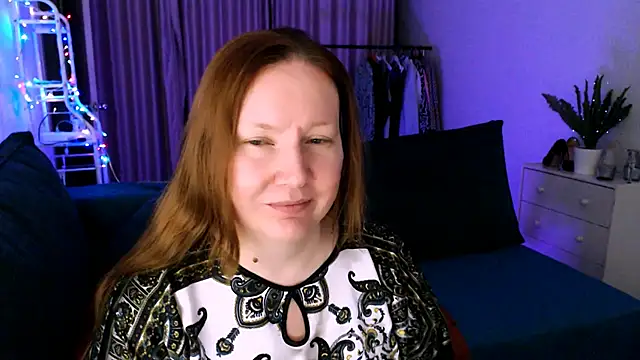 Snapshot of GoddessLara chatting on December 2024 11:19:02 PM GoddessLara online show from December 2024 11:19:02 PM
