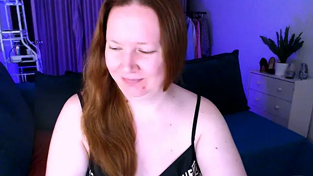 Snapshot of GoddessLara chatting on December 2024 11:16:02 PM GoddessLara online show from December 2024 11:16:02 PM