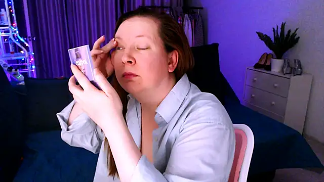 Snapshot of GoddessLara chatting on January 2025 02:09:01 AM GoddessLara online show from January 2025 02:09:01 AM