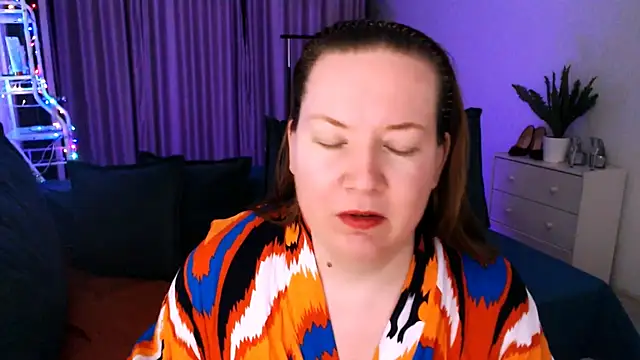 Snapshot of GoddessLara chatting on January 2025 11:35:01 PM GoddessLara online show from January 2025 11:35:01 PM