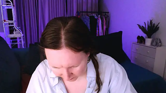 Snapshot of GoddessLara chatting on February 2025 12:10:01 AM GoddessLara online show from February 2025 12:10:01 AM