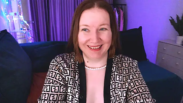 Snapshot of GoddessLara chatting on February 2025 05:13:02 AM GoddessLara online show from February 2025 05:13:02 AM