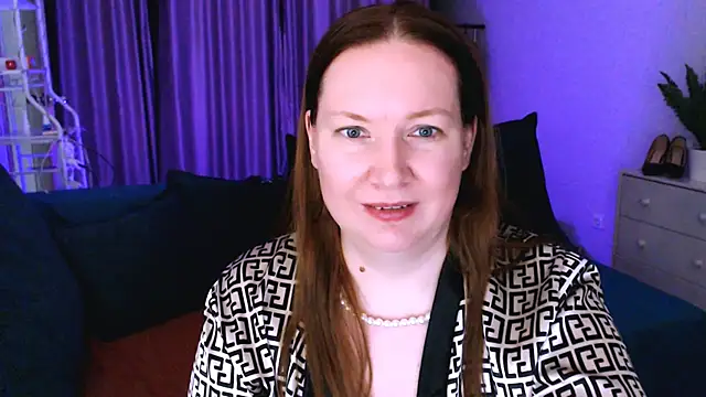 Snapshot of GoddessLara chatting on February 2025 03:45:02 AM GoddessLara online show from February 2025 03:45:02 AM