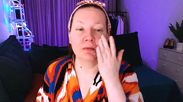 Snapshot of GoddessLara chatting on March 2025 12:00:02 AM GoddessLara online show from March 2025 12:00:02 AM