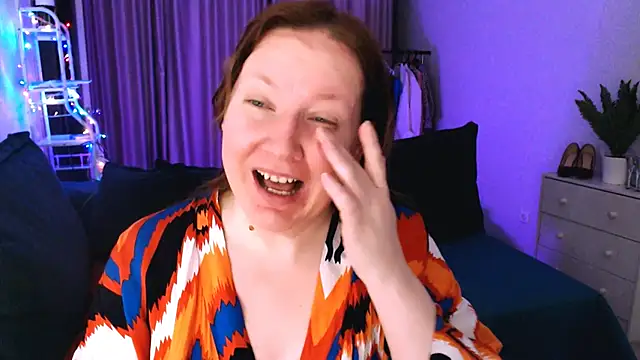 Snapshot of GoddessLara chatting on March 2025 12:10:02 AM GoddessLara online show from March 2025 12:10:02 AM