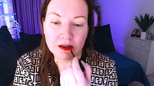 Snapshot of GoddessLara chatting on March 2025 05:05:02 AM GoddessLara online show from March 2025 05:05:02 AM