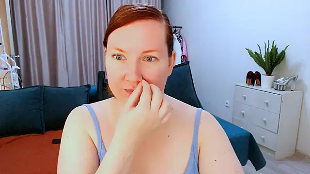 Snapshot of GoddessLara chatting on September 2025 02:11:02 AM GoddessLara online show from September 2025 02:11:02 AM