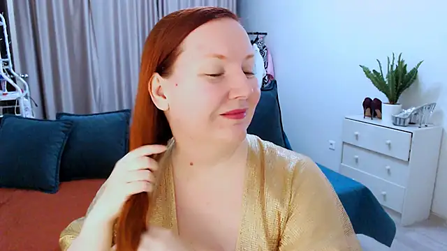 Snapshot of GoddessLara chatting on September 2025 10:10:02 PM GoddessLara online show from September 2025 10:10:02 PM