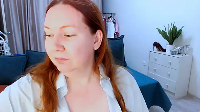 Snapshot of GoddessLara chatting on September 2025 08:31:02 PM GoddessLara online show from September 2025 08:31:02 PM