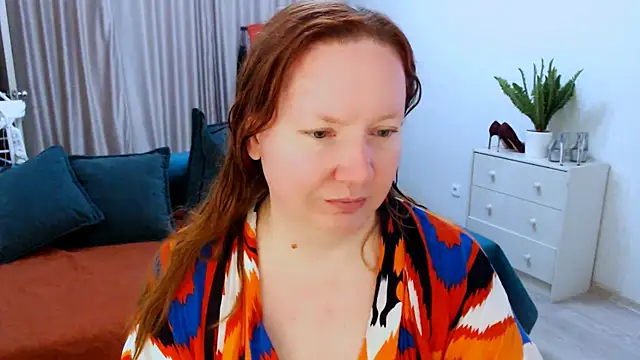 Snapshot of GoddessLara chatting on September 2025 08:58:02 PM GoddessLara online show from September 2025 08:58:02 PM