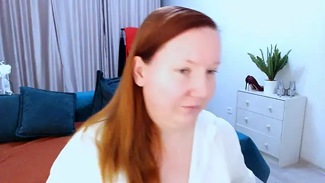 Snapshot of GoddessLara chatting on September 2025 08:36:01 PM GoddessLara online show from September 2025 08:36:01 PM