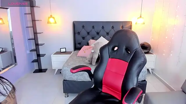 AMELIELEONE online show from January 2025 12:19:02 PM