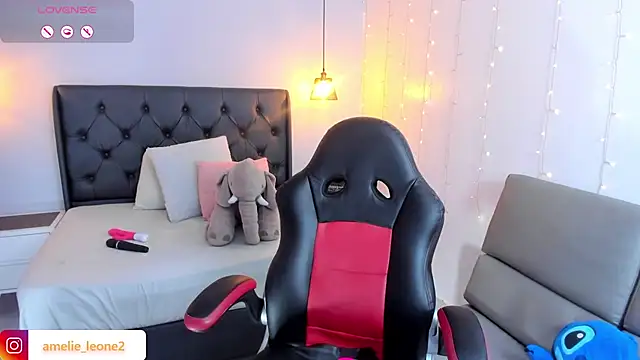 AMELIELEONE online show from January 2025 12:24:01 PM