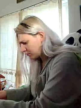 Snapshot of ScarletCallings420 chatting on January 2025 11:07:01 PM ScarletCallings420 online show from January 2025 11:07:01 PM