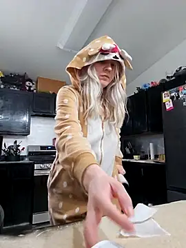 Snapshot of ScarletCallings420 chatting on February 2025 07:53:01 PM ScarletCallings420 online show from February 2025 07:53:01 PM