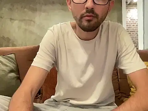 freshmanxxl98 online show from September 2025 09:31:02 PM