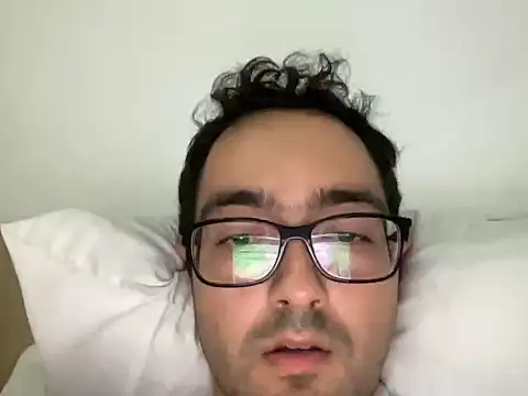 freshmanxxl98 online show from November 2025 06:30:01 PM